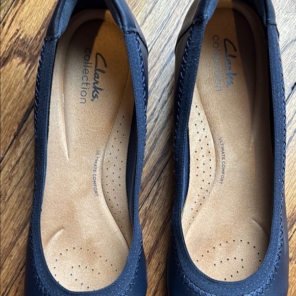 Clarks Blue Flats - Picture 2 of 5
